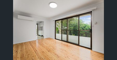 Charming sunlit family home with magnificent views! - Photo 3