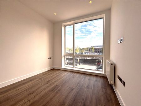 Sheila House, Fleet, Hampshire, GU51 - Photo 5