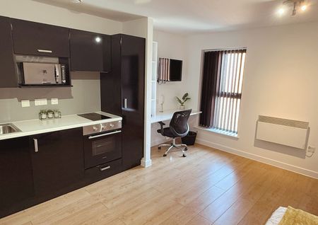 Studio Flat, London Road, LE2 - Photo 2