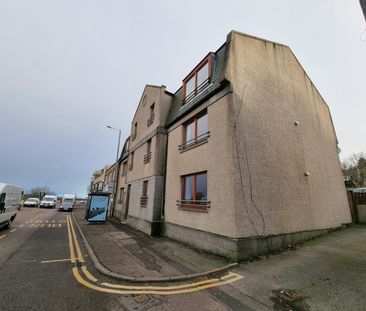 Flat to rent on - Photo 3