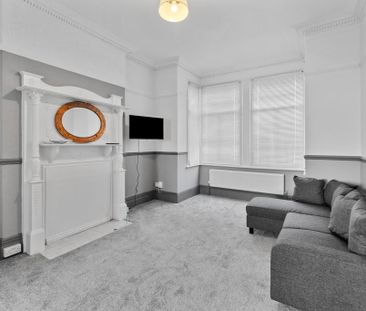 1 bedroom in a house share to rent - Photo 5