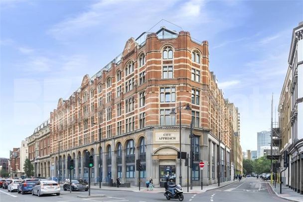 Stylish One-Bedroom Apartment in Prime Old Street Location – 764 Sq Ft - Photo 1