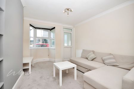 2 bedroom end of terrace house to rent - Photo 2