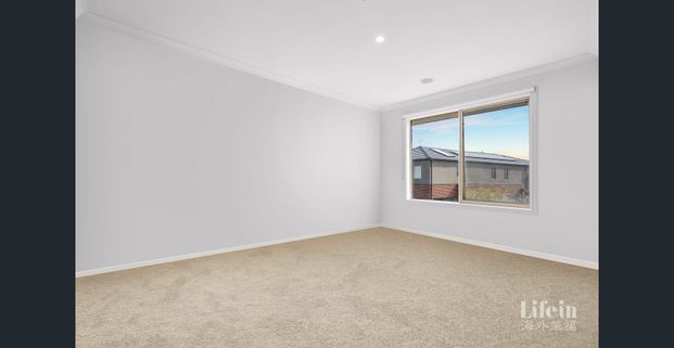 Modern Family Living in Prestigious Saltwater Coast Estate - Photo 1