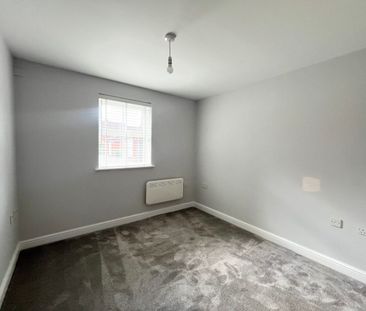 Woodland Walk, Aldershot, Hampshire, GU12 - Photo 4