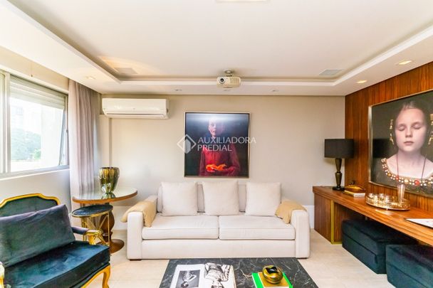 Apartamento com 3 quartos e 119m² para alugar em Auxiliadora, Porto Alegre. - Photo 1