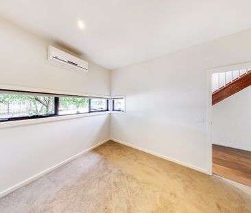 1/38 Lawson Street, Essendon - Photo 1