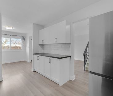 For Lease - 1140 Tavistock Drive Unit# 5, Burlington, Ontario - Photo 3