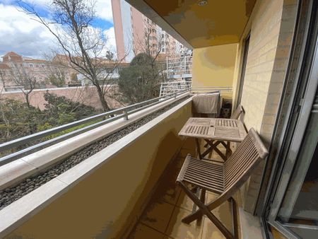 Apartamento T2 para arrendamento sem móveis com piscina nas Laranjeiras, Lisboa - Photo 3