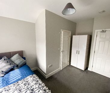 Room 3, 14 Royal Avenue - Photo 2