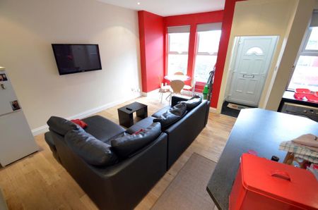 4 bedroom terraced house to rent - Photo 2