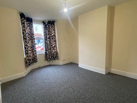 4 Bed Terraced House, Washington Avenue, BS5 - Photo 2