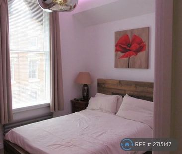 2 bedroom penthouse to rent - Photo 4