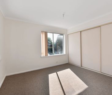 CHARMING ONE- BEDROOM RETEAT IN BRUNSWICK WEST - Photo 6