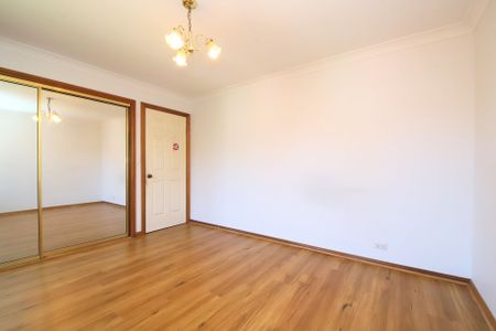 Spacious Three Bedroom Duplex - Photo 3