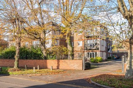 Meadrow, Godalming, Surrey, GU7 - Photo 4