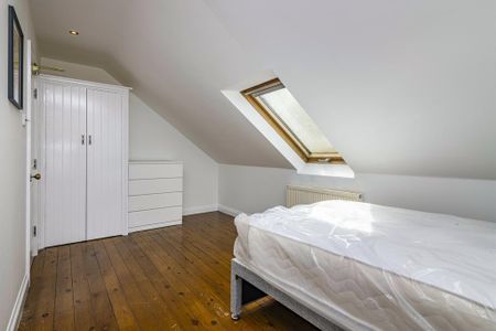 4 bedroom flat to rent - Photo 4