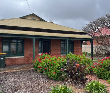 3 Bedroom Home in Perfect Location - Photo 1