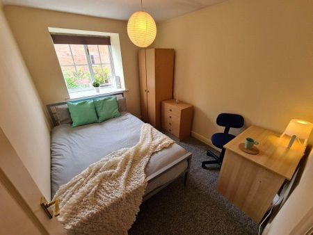 3 bedroom terraced house to rent - Photo 3