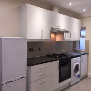 Studio to rent - Photo 2