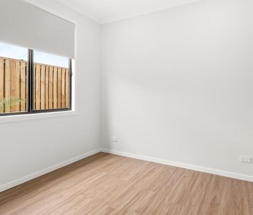 LUXURIOUS 4 BEDROOM HOME IN THE SEQUANA ESTATE! - Photo 4