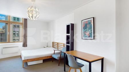 Stylish One-Bedroom Apartment in Prime Old Street Location – 764 Sq Ft - Photo 4