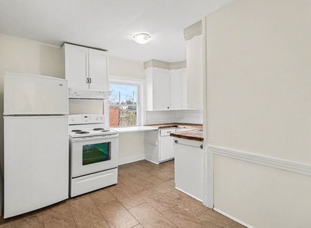 For Lease - 273 Shakespeare Street, Vanier and Kingsview Park, Ontario - Photo 3