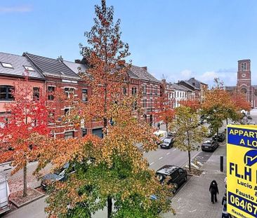 Appartement te huur in La Louvière voor € 775 met 1 slaapkamer - Photo 5