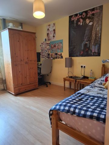 2 Bed Flat, Robertson Gait, EH11 - Photo 3