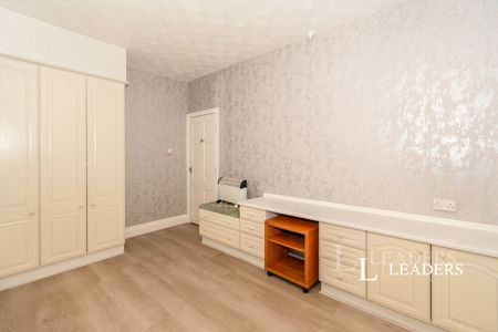 3 bedroom house to rent Leeds Road, Eccleshill, Bradford, West Yorkshire, BD2 - Photo 4