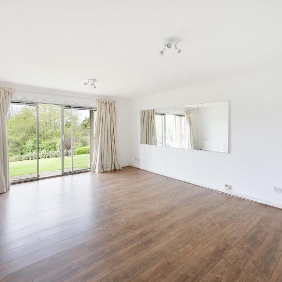 2 Bed Flat - Photo 1