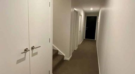 Charming 4BR Townhouse in Aro Valley - Photo 4