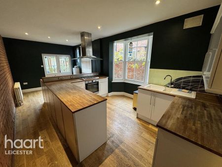 5 bedroom terraced house to rent - Photo 4