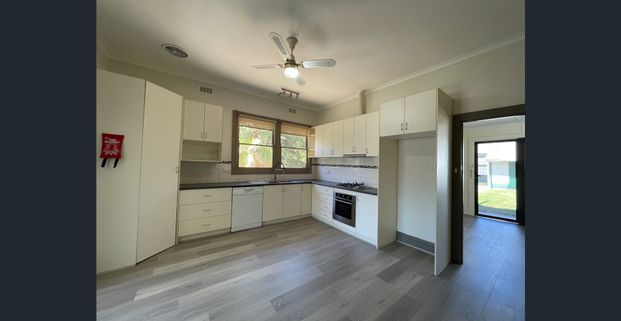 RENOVATED THREE BEDROOM HOME ! - Photo 1