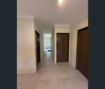 Room 5/22C Stephen Street, Queens Park, WA 6107 - Photo 3