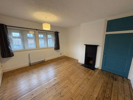 2 bedroom end of terrace house to rent - Photo 2