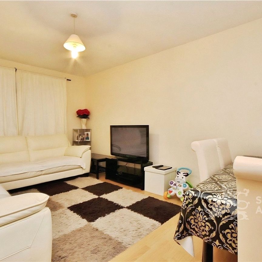 Mulberry Court, Guildford, Surrey, GU4 7EQ - Photo 1