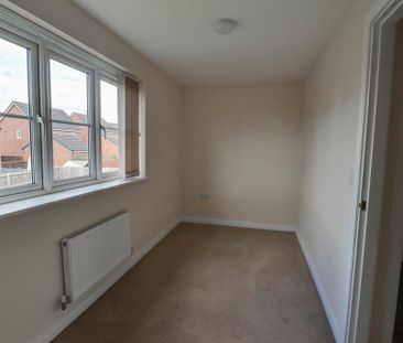 2 bedroom semi-detached house to rent - Photo 2