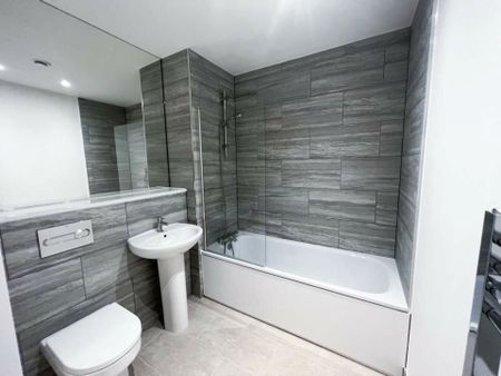 2 bedroom Apartment to rent - Photo 3