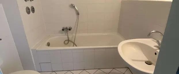 Große 1 Zimmer Wohnung mit Balkon - Photo 1