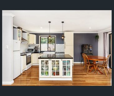 Modern Family Home - Photo 6