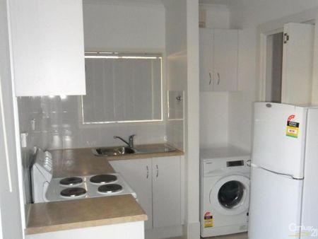 Charming 1 Bedroom Unit in North Eastern Suburbs! - Photo 2