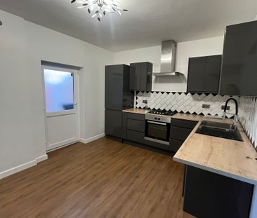 West View Road, Hartlepool - Photo 2