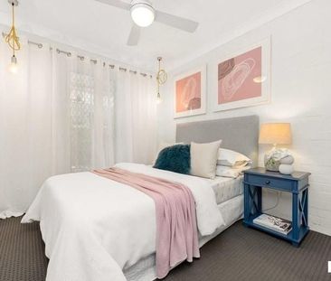 Charming 2-Bedroom Rental House in Greenslopes - Your Serene Retrea... - Photo 5