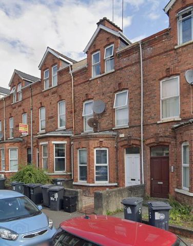 Serviced Room, Room 7, 7 Malone Avenue, Belfast, BT9 6EN - Photo 2