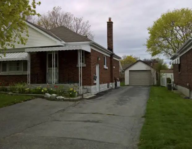 Cute, well maintained 1 Bdrm Lower Level | 392 Elgin Street East, Oshawa - Photo 1