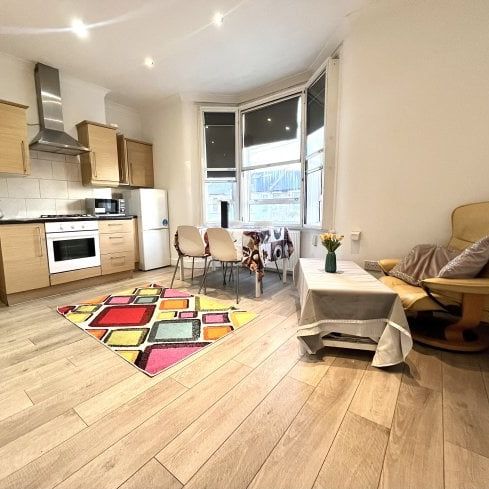 Grove Green Road, London, E11, Property for rent - Photo 1