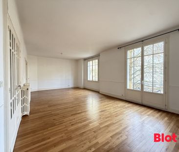 Location Appartement 4 pièces 120m² RENNES 35000 - Photo 2