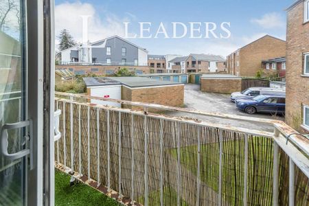 2 bedroom flat to rent - Photo 5