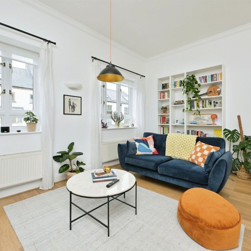 High street - Photo 1